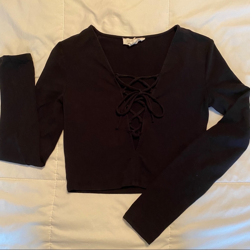 Tie front black long sleeve crop top